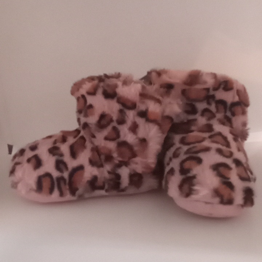 cat & Jack girls pink animal print soft fuzzy bootie slippers